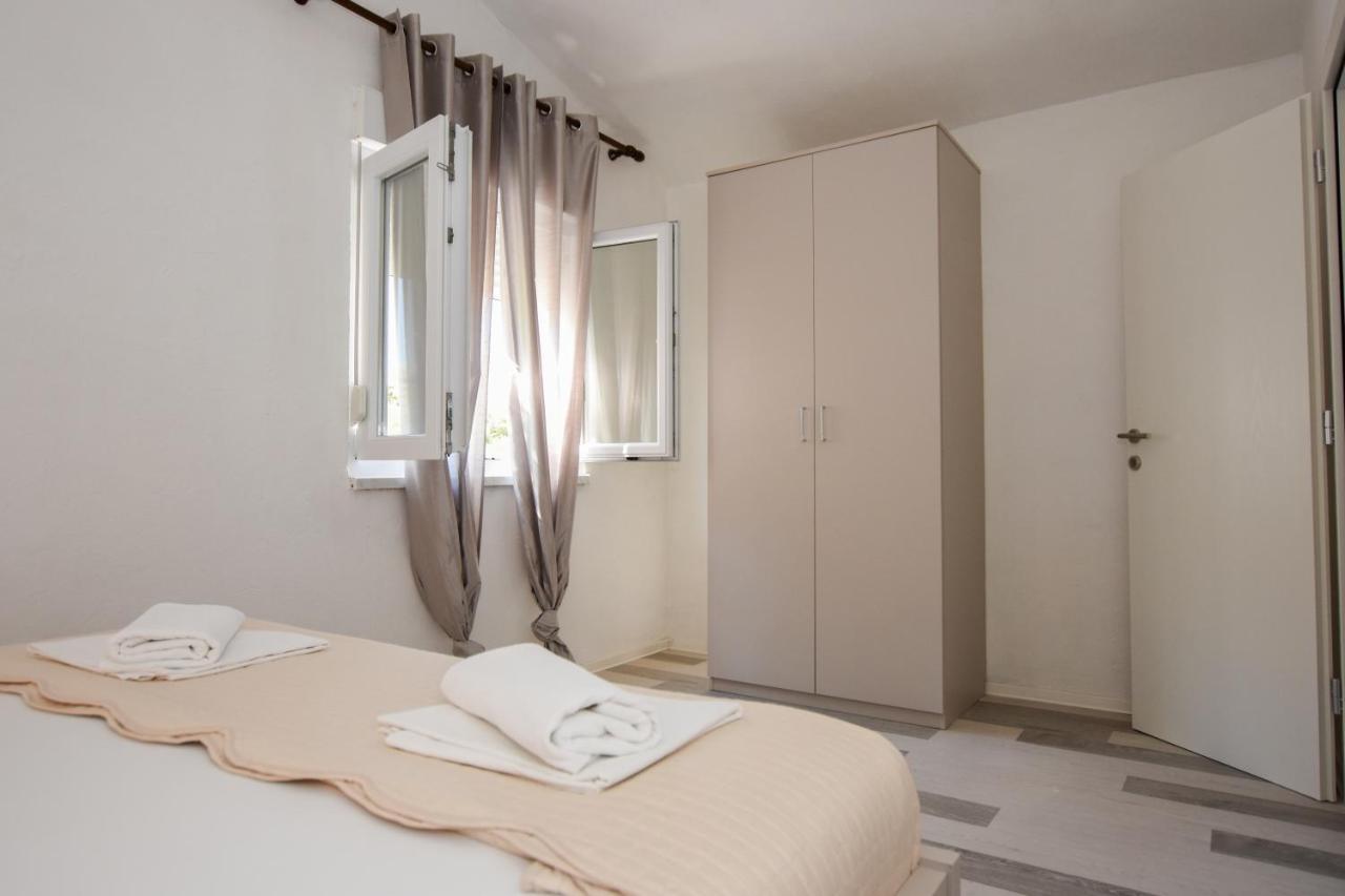 Movo House Apartment Pag Town Bagian luar foto