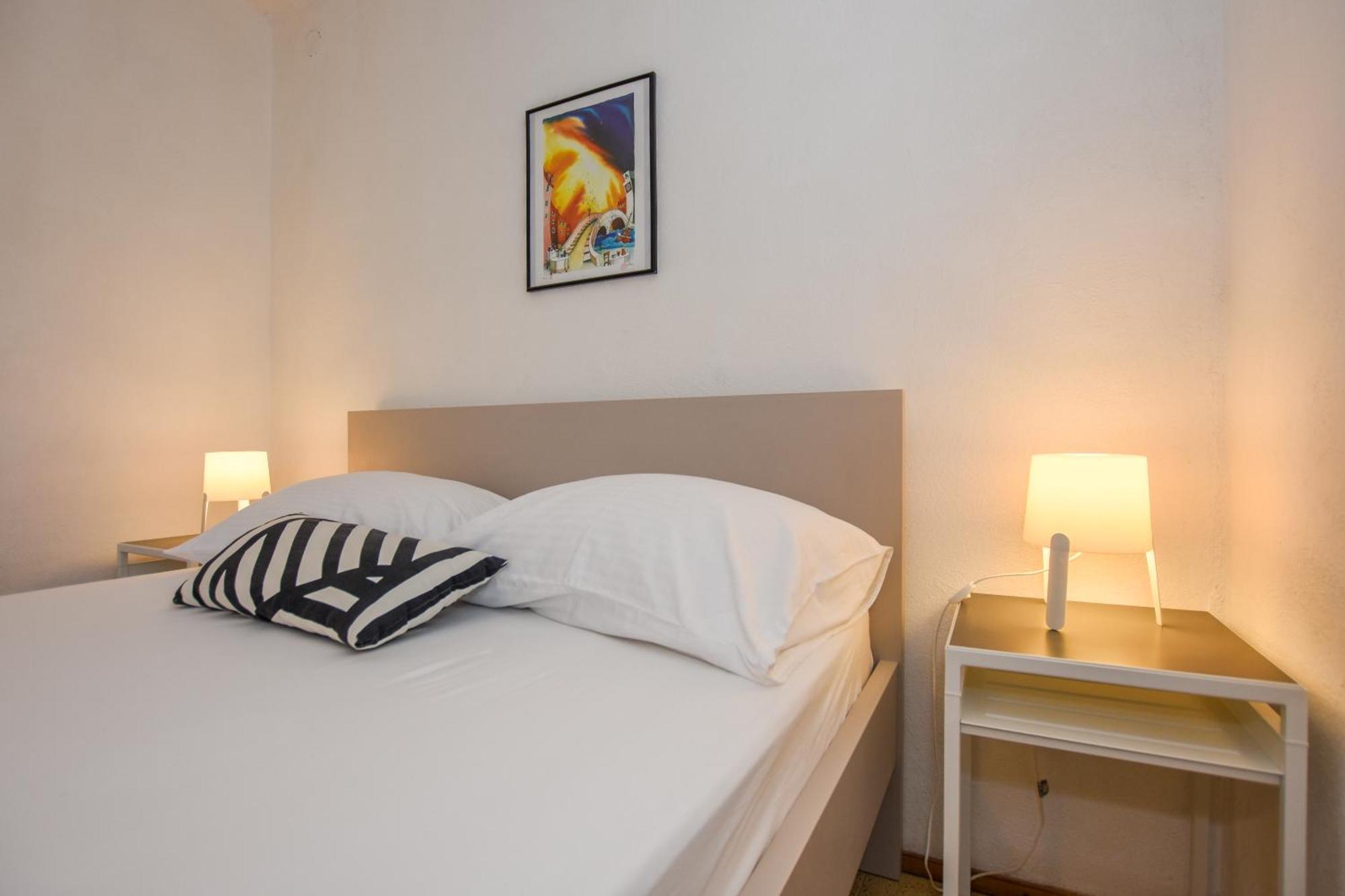 Movo House Apartment Pag Town Bagian luar foto