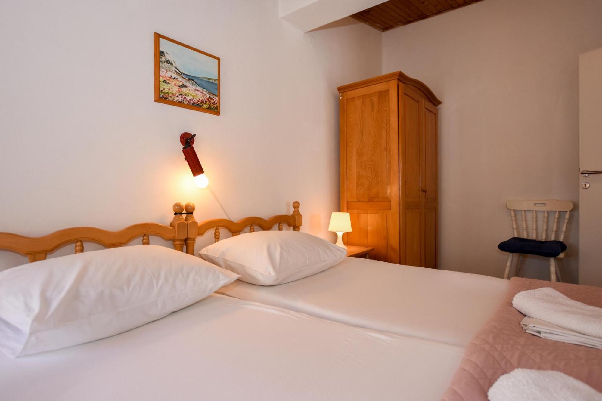 Movo House Apartment Pag Town Bagian luar foto