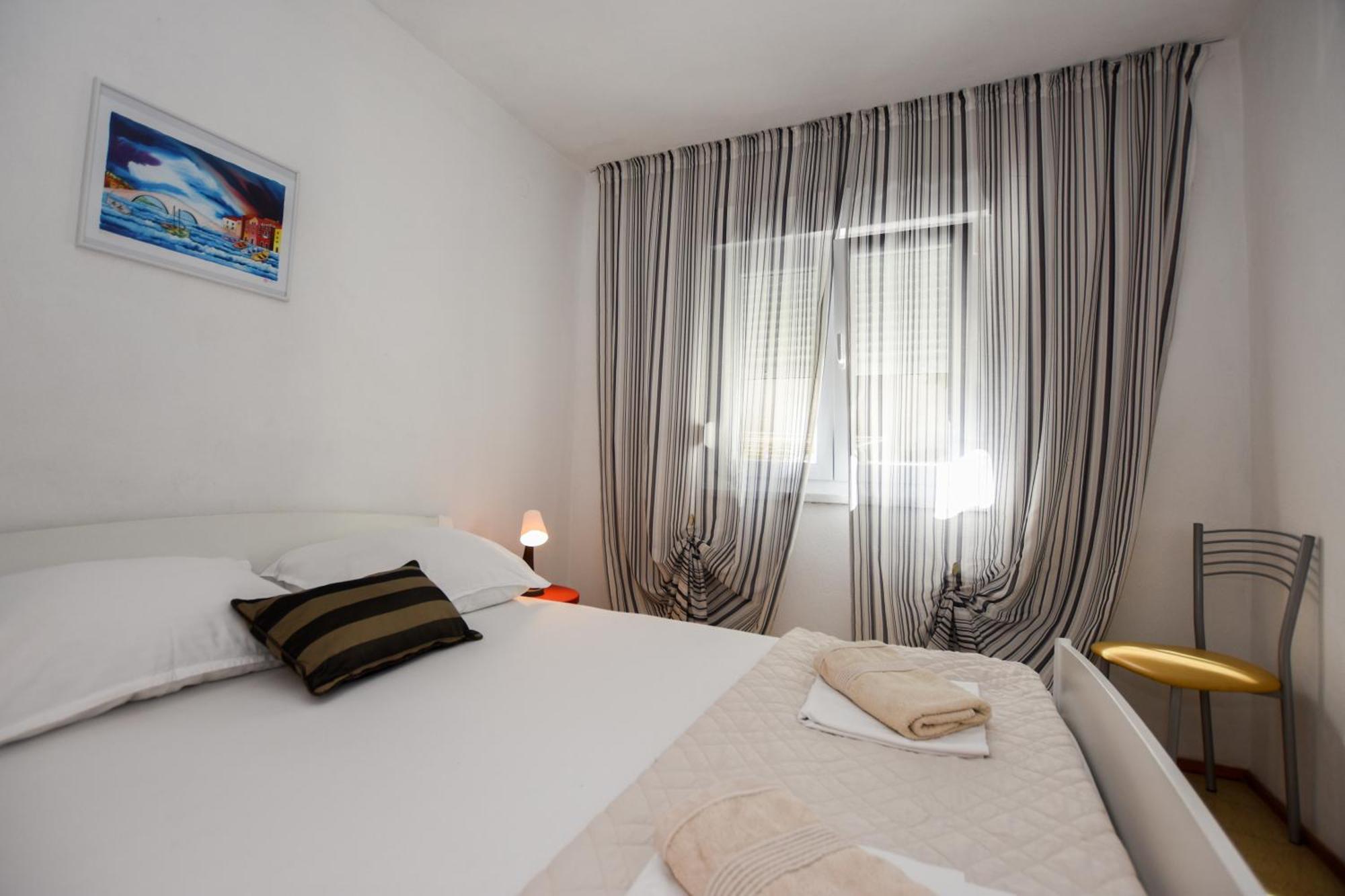 Movo House Apartment Pag Town Bagian luar foto